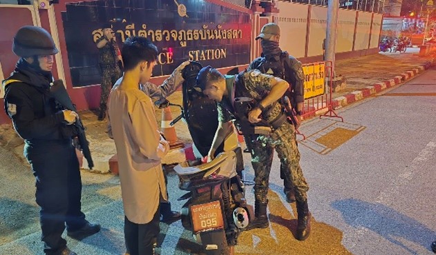 ร่วมกำลัง 3 ฝ่ายทำการตรวจสอบยานพาหนะ