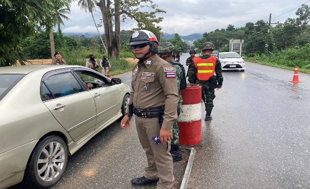 เจ้าหน้าที่ตำรวจจราจรได้มีการตั้งจุดกรวดขันวินัยจราจร และป้องกันปราบปรามอาญากรรม