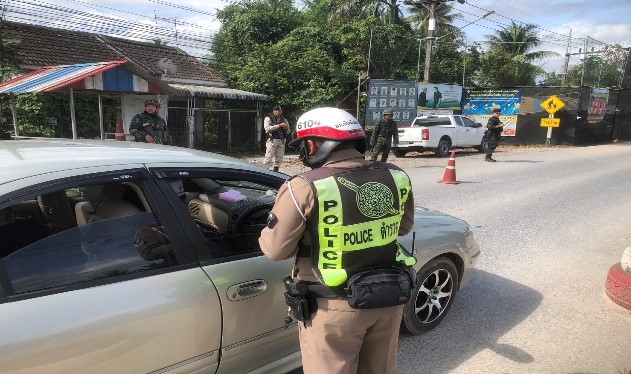 เจ้าหน้าที่ตำรวจจราจรได้มีการตั้งจุดกรวดขันวินัยจราจร และป้องกันปราบปรามอาญากรรม