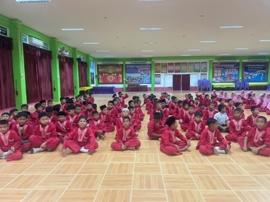 3 ม.ค. 68 เวลา 14.00 ร.ต.ท.มหิศร สุวรรณมาศ ผบ.มว.(สบ.1)สภ.บันนังสตา ได้ดำเนินการเข้าสอนตามโครงการการศึกษาเพื่อต่อต้านการใช้ยาเสพติดในเด็กนักเรียน
