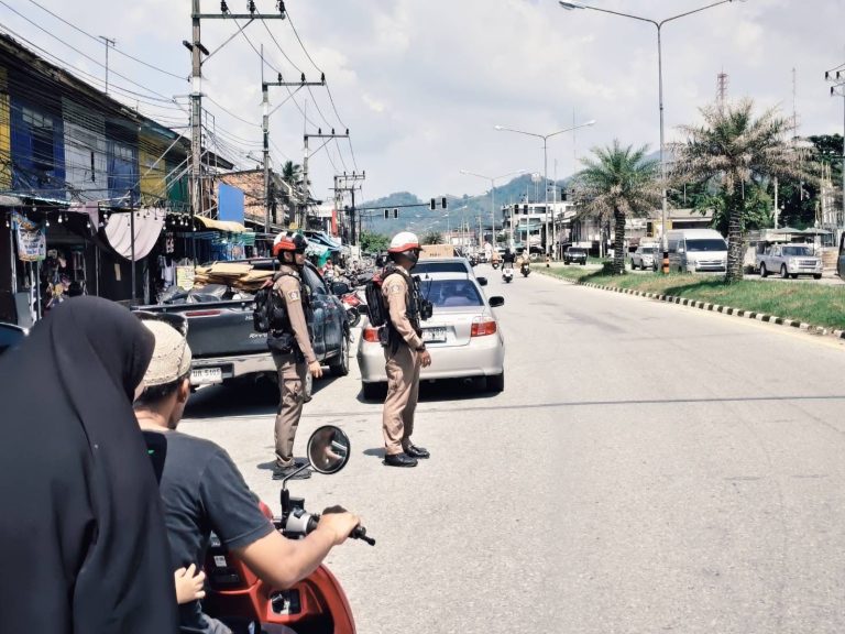 จนท.ตร.จราจร สภ.บันนังสตา ตรวจสอบสภาพการจราจรและจัดระเบียบเเละกวดขันวินัยจราจร
