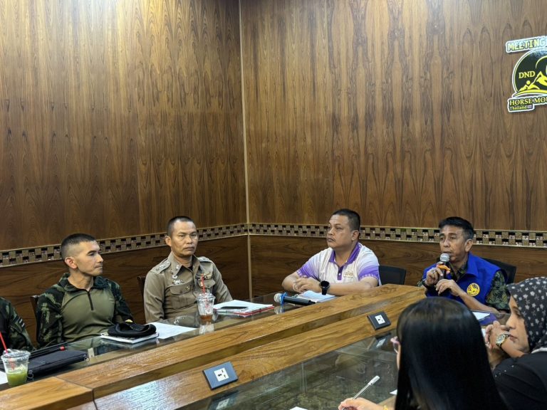 พ.ต.ท.ชาตรี ชุ่มเย็น รอง ผกก.ป.สภ.บันนังสตา เข้าร่วมประชุม สภาประชาธิปไตย(สภาสันติสุขตำบล)