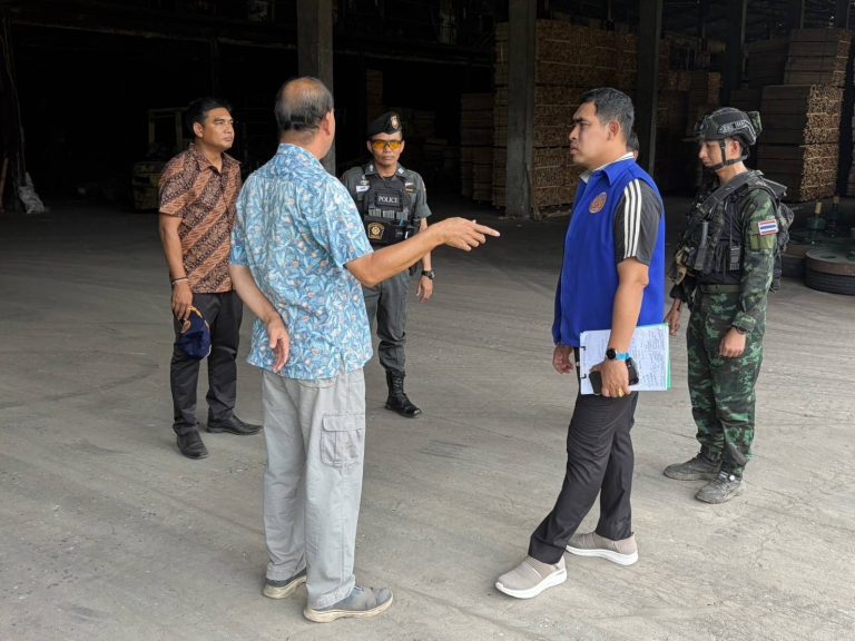 ว.4ร่วม3ฝ่ายตรวจห้างหุ้นส่วนจำกัดสาวดาวพาราวู้ด เกี่ยวกับมาตรการป้องกันการก่อเหตุของผู้ก่อการร้าย