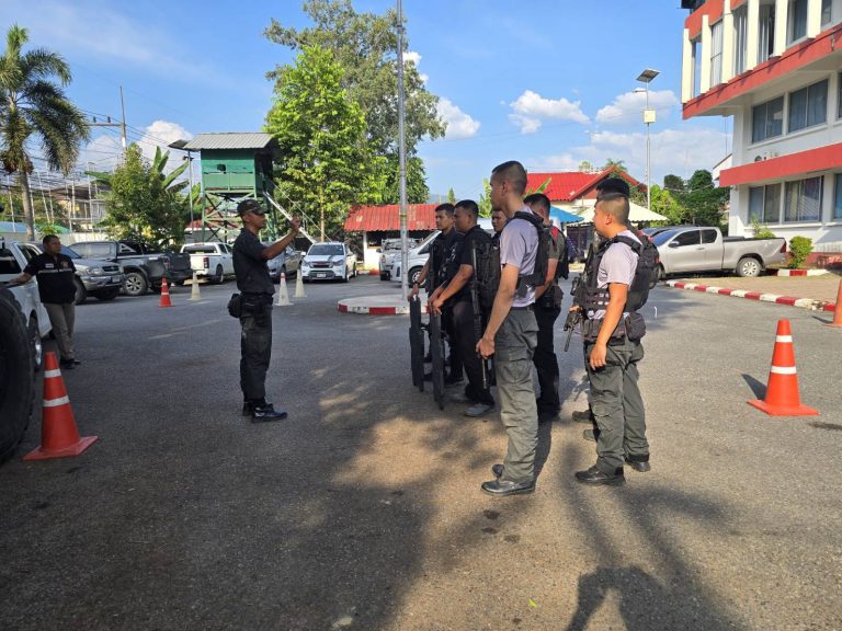 ได้ฝึกยุทธวิธีให้แก่ข้าราชการสถานีตำรวจภูธรบันนังสตาตามชุดปฎิบัติการ