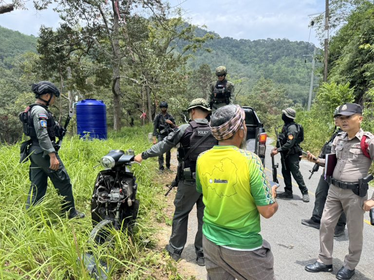 ร้อยเวร30 ตรวจสอบสถานที่เกิดเหตุ ว.40