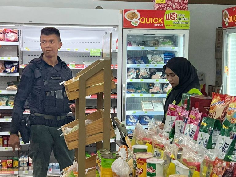 ผกก.สภ.บันนังสตา ออกตรวจร้านสะดวกซื้อเซ่เว่นและมินิบิ๊กซีในเขตเทศบาลบันนังสตา